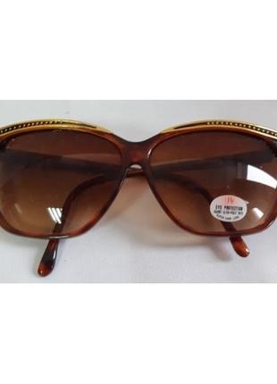 Окуляри сонцезахисні uv коричневі, пластик