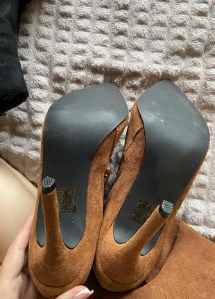 Черевики/ботфорти на каблуку замшеві