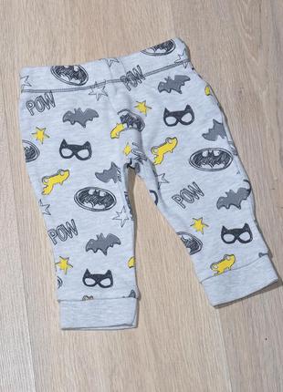 Штанишки batman 0-3 мес. 62 бетмен f&f tesco на мальчика штаны хлопок хлопковые классные спортивные ползунки крутые тонкие домашние