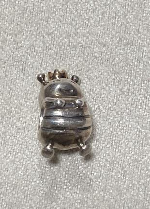 Pandora queen charm store