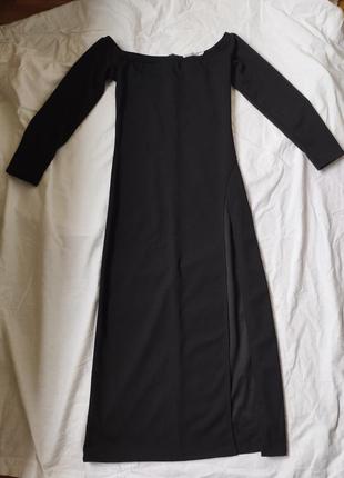 Чорне плаття з вирізом2 фото