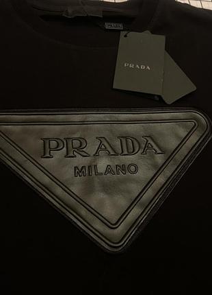 Футболка prada