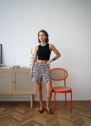 Джинсовые шорты леопардовый принт / укороченный топ2 фото