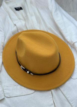 Стильная  фетровая шляпа федора с ремешком желтый 56-58р (2934)