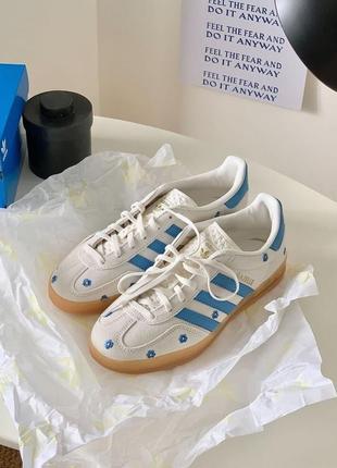 Кроссовки adidas gazelle indoor light blue floral