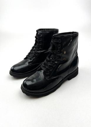 Дитячі лакові черевики