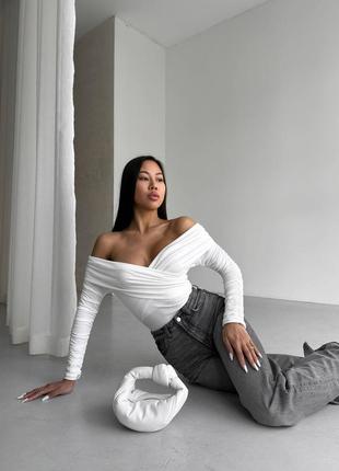 Трендовий боді з драпіруванням та спущеними плечима як в pinterest пінтерест