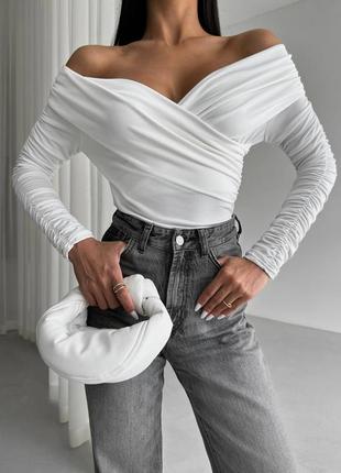 Трендовый боди с драпировкой и спущенными плечами, как в pinterest пинцет