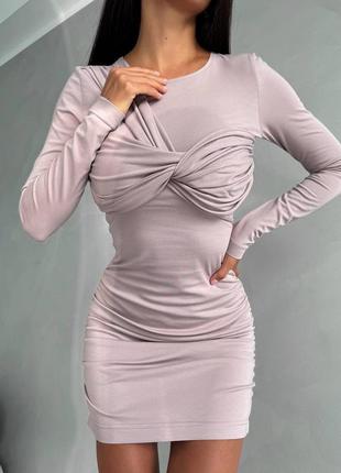 Платье мини с драпировкой на груди