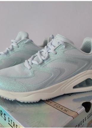 Фірмові кросівки skechers 39 розмір