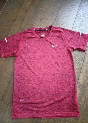 Футболка для спорту nike dri-fit