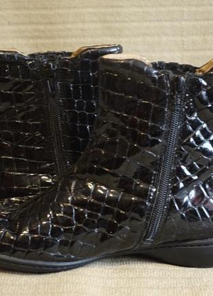 Изящные черные лакированные кожаные полусапожки - челси clarks extra fit англия 4 1/2 р.5 фото