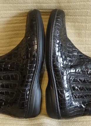 Изящные черные лакированные кожаные полусапожки - челси clarks extra fit англия 4 1/2 р.7 фото