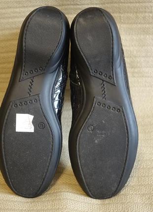 Изящные черные лакированные кожаные полусапожки - челси clarks extra fit англия 4 1/2 р.10 фото