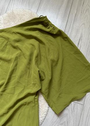 Сукня на одне плече з драпіруванням оливкове плаття вільне