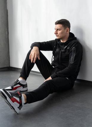 Спортивный костюм высокого качества