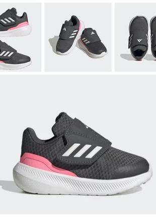 Легенькі та зручні кросівки adidas2 фото