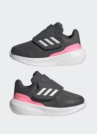 Легенькі та зручні кросівки adidas4 фото