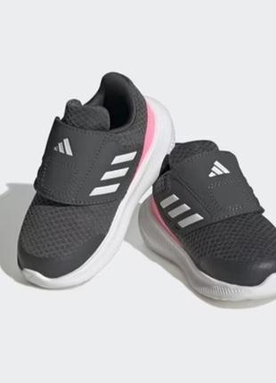 Легенькі та зручні кросівки adidas5 фото