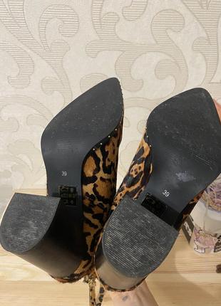 Шкіряні чоботи ботильйони леопардові