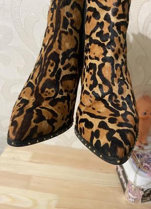Шкіряні чоботи ботильйони леопардові