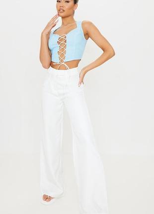 Кроп топ со шнуровкой на груди