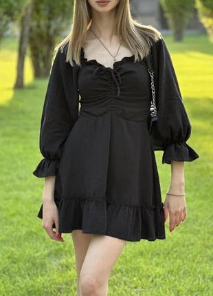 Чорна сукня