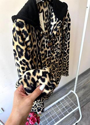 Флисовая леопардовая рубашка с капюшоном свободного кроя рубашка с длинными рукавами кофта стильная трендовая коричневая2 фото