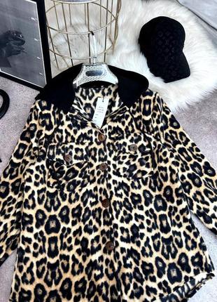 Флисовая леопардовая рубашка с капюшоном свободного кроя рубашка с длинными рукавами кофта стильная трендовая коричневая5 фото