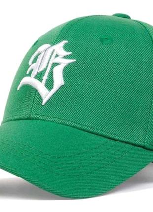 Кепка зелена, бежева.