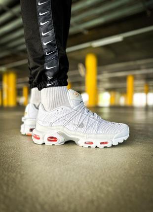 Мужские кроссовки nike air max plus utility "white safety orange"