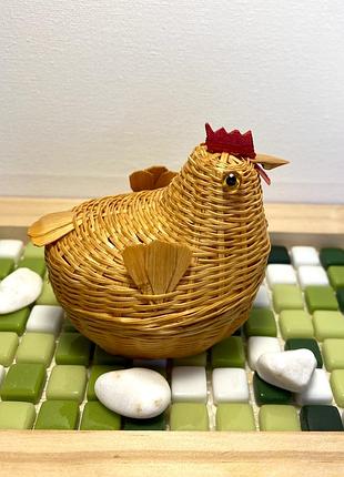 Винтажная миниатюрная "курица" в корзинка, 90-е гг.