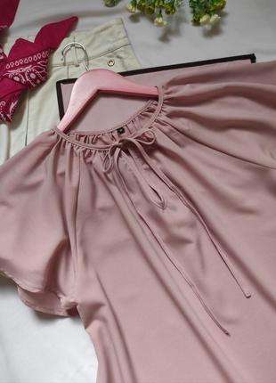 Нежная блуза свободного кроя круглая горловина на завязке короткие пышные рукава блузка пудрового цвета розовая5 фото