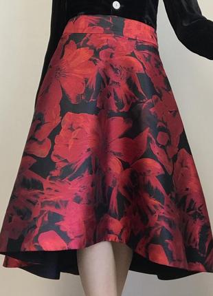 Нарядная юбка черная с красными цветами а-силуэт зауженная талия женская одежда2 фото