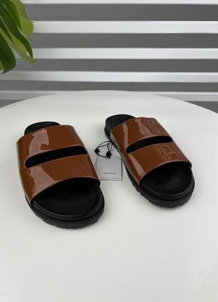 Жіночі дакові шльопанці reserved