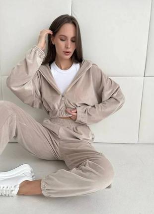 Костюм из королевского велюра 😍