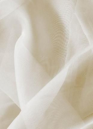 Тюль молочного цвета шириной 6 метров из двух частей по 3 метра каждая высота 2.70 новая