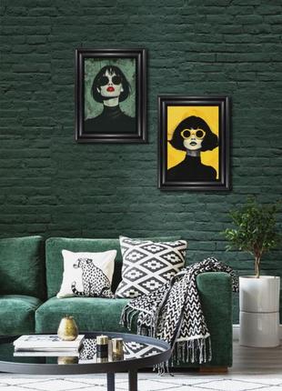 Картина в чорній рамці постер в стилі pop art