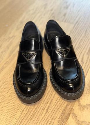 Дербі prada