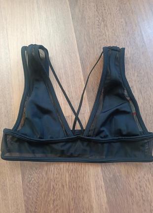 Красивий ліф без вставних чашечок