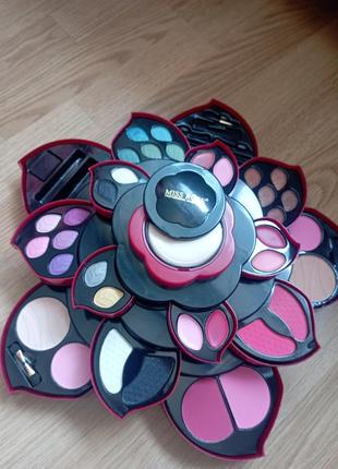 Набор косметики miss rose color spirit make up kit
