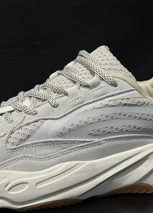 Мужские кроссовки демисезонные adidas 700 комбинированные замш/текстиль бежевые р 41, 42