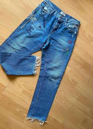 Джинсы женские