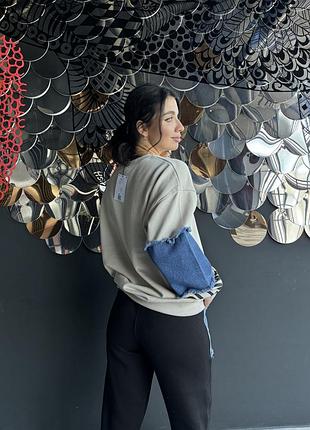 Жіночий світшот бежевий з джинсовими рукавами