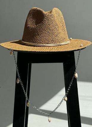 Капелюх федора жіночий d.hats з рафія з ланцюгом серебро з мушлями коричневий
