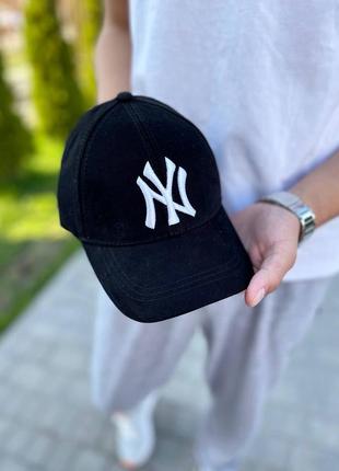 Блейзер чорний чоловічий кепка