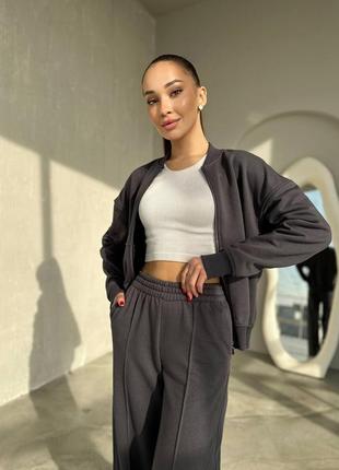 Качественный спортивный костюм. не кашлатится