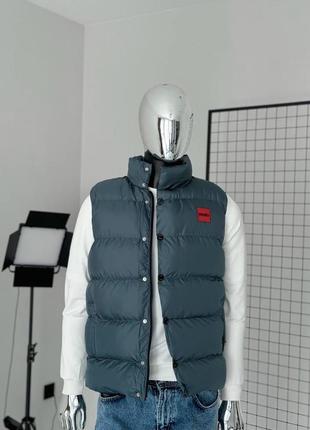 Мужская демисезонная жилетка безрукавка осенняя весенняя hugo boss