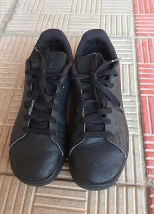 Кроссовки adidas 35