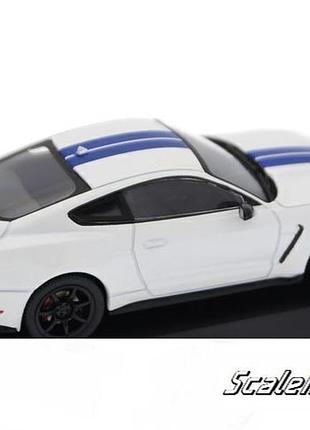 Масштабна модель mustang shelby gt350r (2016). ford mustang collection. масштаб 1:432 фото